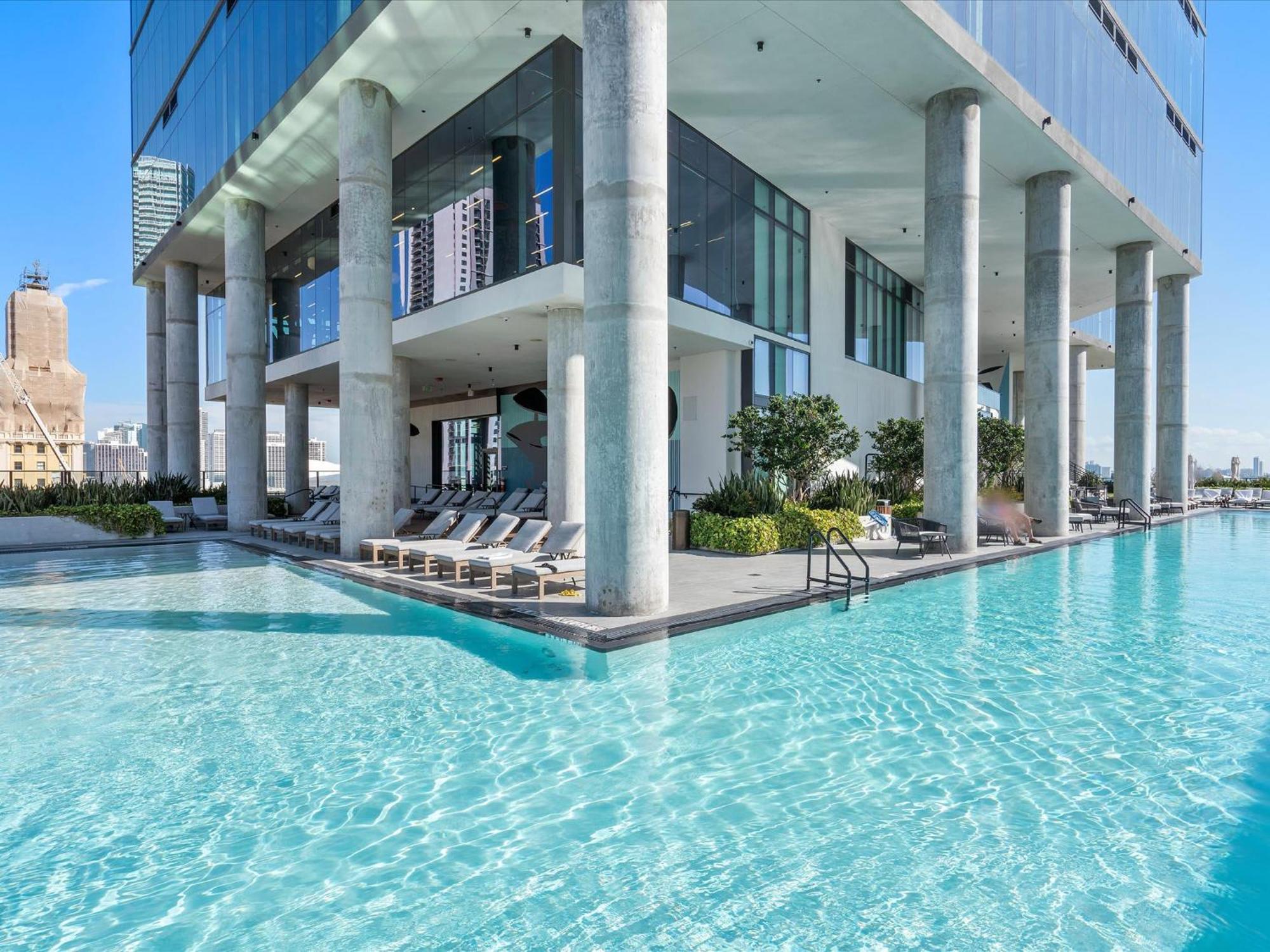 Mvr Deserve Oceanfront Escape *